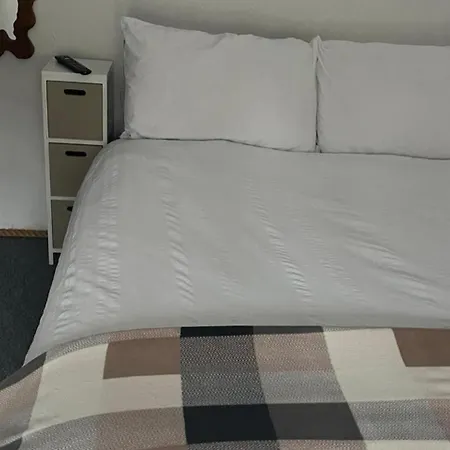 3 Bed - Sleeps 6 - Pet Friendly - Hot Tub - Sauna *