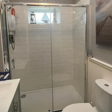 3 Bed - Sleeps 6 - Pet Friendly - Hot Tub - Sauna *