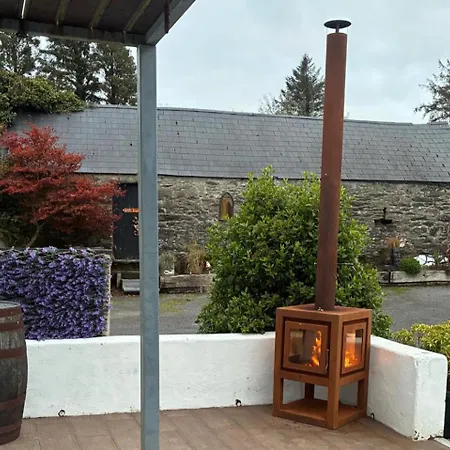 3 Bed - Sleeps 6 - Pet Friendly - Hot Tub - Sauna Σπίτι διακοπών *