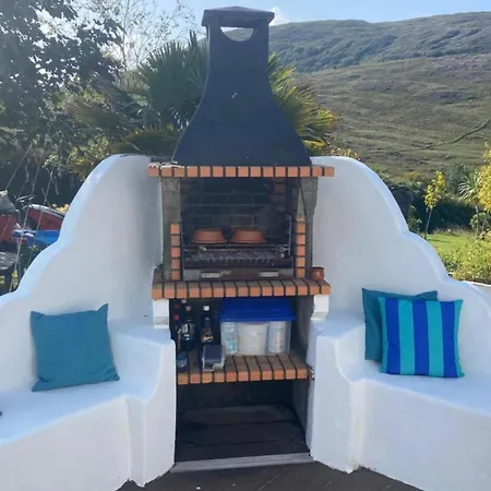 3 Bed - Sleeps 6 - Pet Friendly - Hot Tub - Sauna Feriehus Bantry