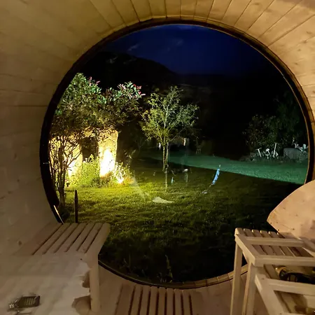 3 Bed - Sleeps 6 - Pet Friendly - Hot Tub - Sauna Bantry