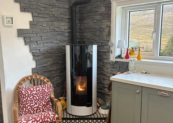 3 Bed - Sleeps 6 - Pet Friendly - Hot Tub - Sauna