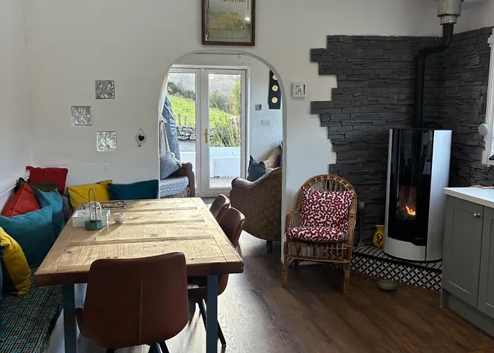 Holiday home Shantalla West Cork With Hot Tub & Sauna *