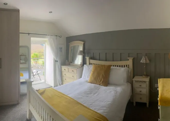 3 Bed - Sleeps 6 - Pet Friendly - Hot Tub - Sauna *