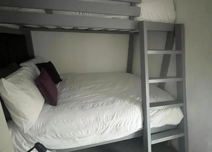 3 Bed - Sleeps 6 - Pet Friendly - Hot Tub - Sauna