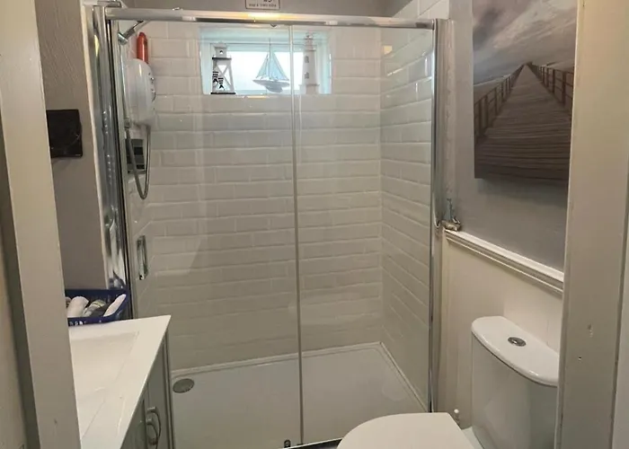 3 Bed - Sleeps 6 - Pet Friendly - Hot Tub - Sauna *