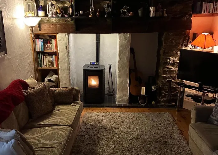 3 Bed - Sleeps 6 - Pet Friendly - Hot Tub - Sauna Feriehus Bantry