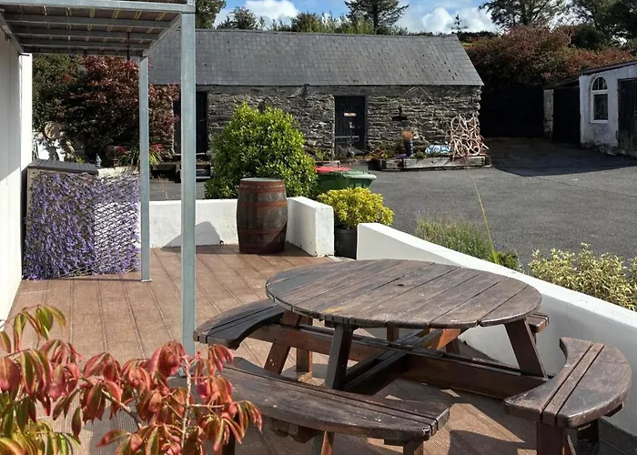 3 Bed - Sleeps 6 - Pet Friendly - Hot Tub - Sauna Feriehus