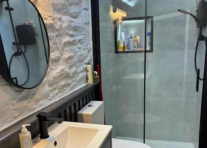 Feriehus 3 Bed - Sleeps 6 - Pet Friendly - Hot Tub - Sauna *