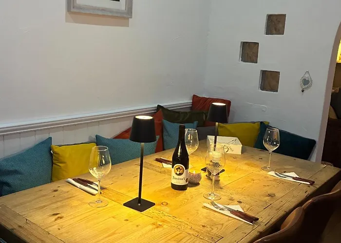 3 Bed - Sleeps 6 - Pet Friendly - Hot Tub - Sauna Bantry